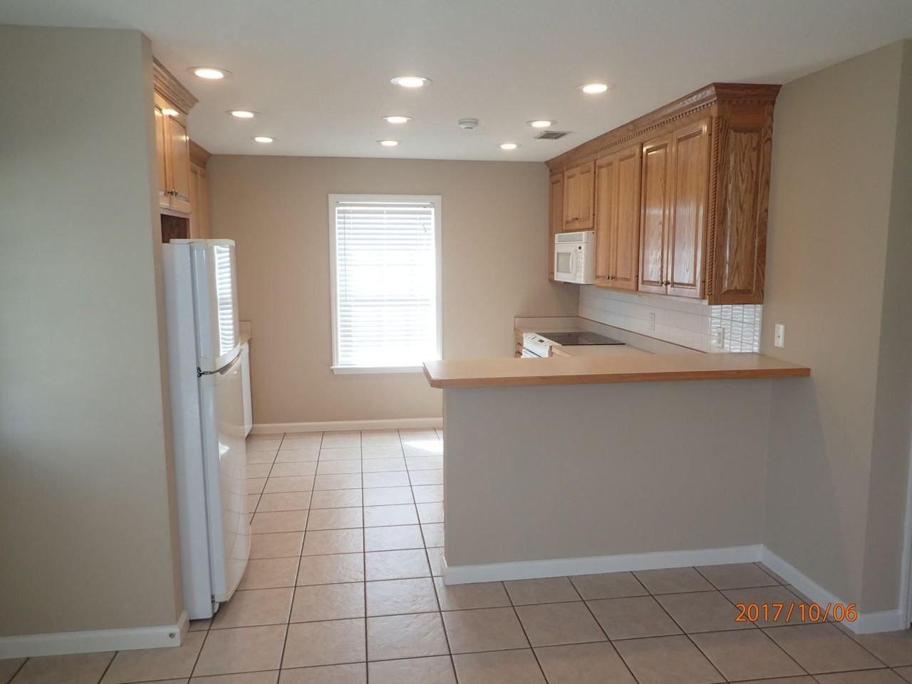 96 Oak St - Photo 3 of 16