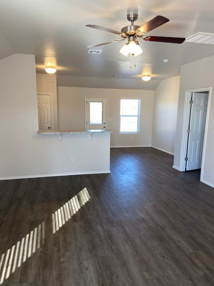 1529 Nw 113th St - Photo 5 of 19