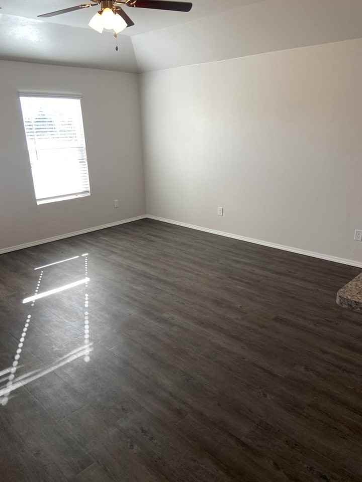 1529 Nw 113th St - Photo 6 of 19