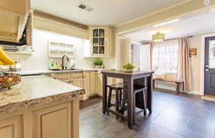 featured image of 111 N Elm St