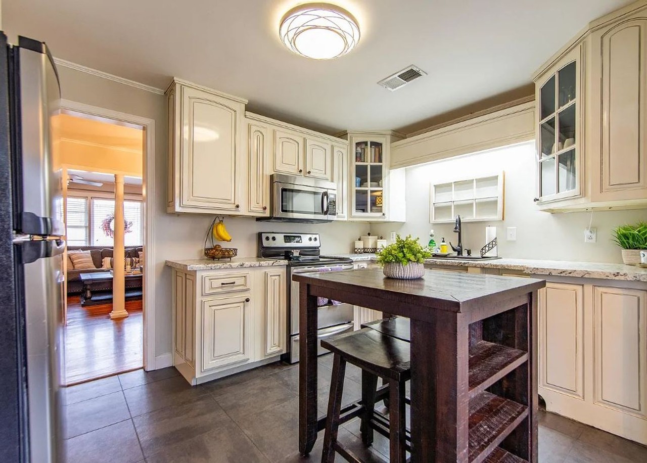 111 N Elm St - Photo 5 of 14