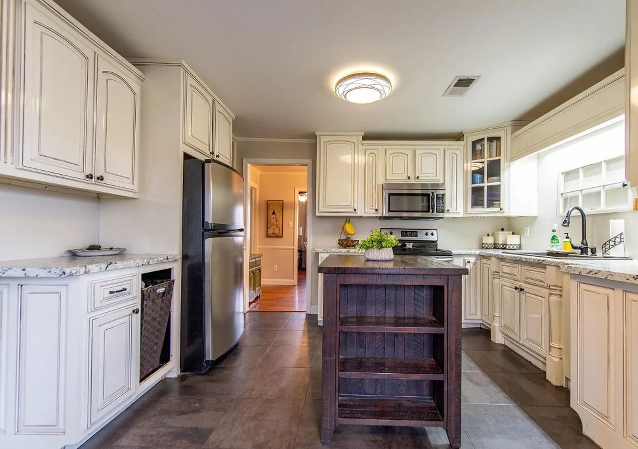 111 N Elm St - Photo 7 of 14