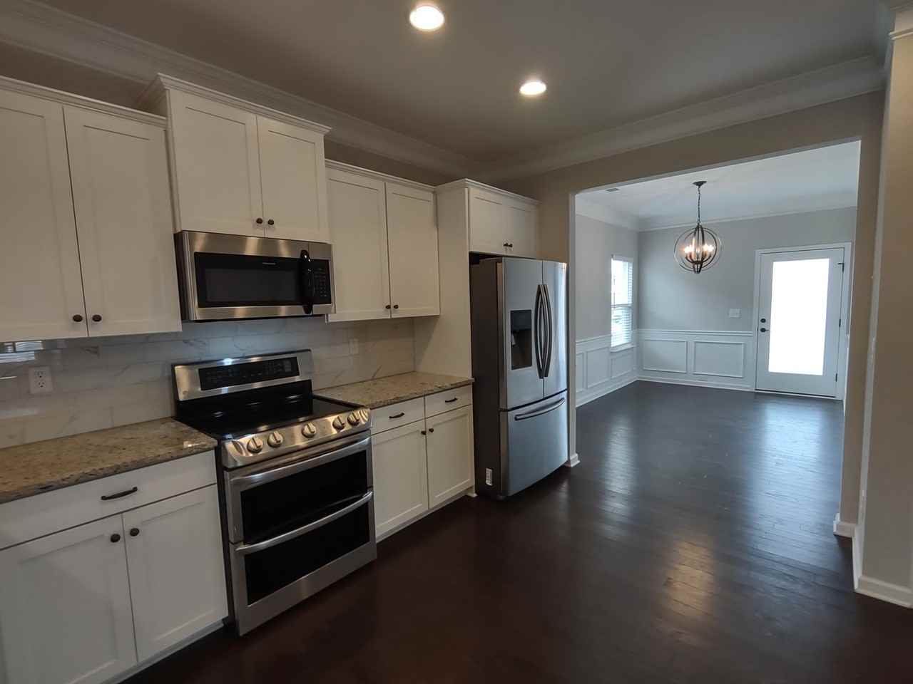 143 Kingston Dr - Photo 2 of 25