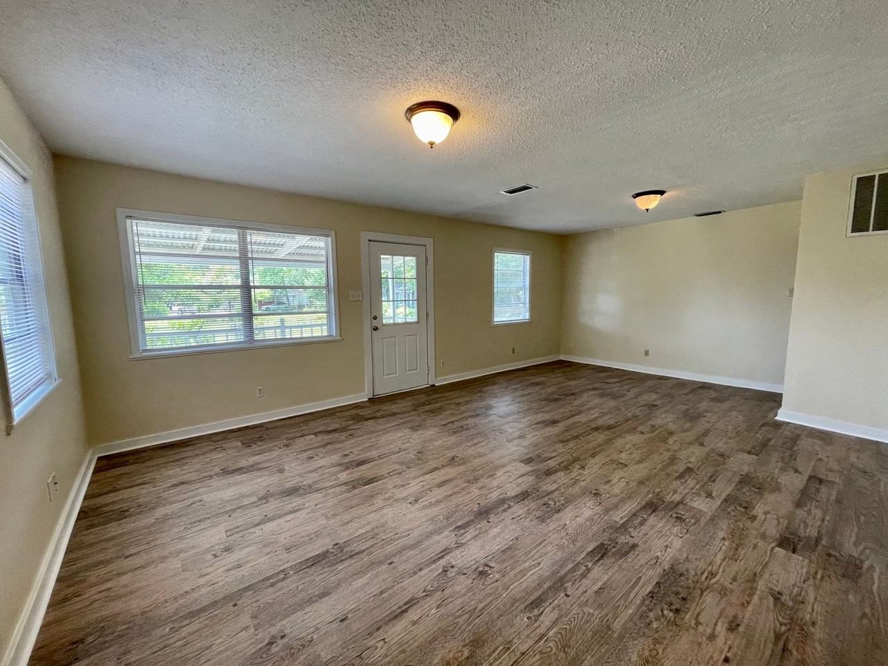 4750 Halls Mill Rd - Photo 3 of 16