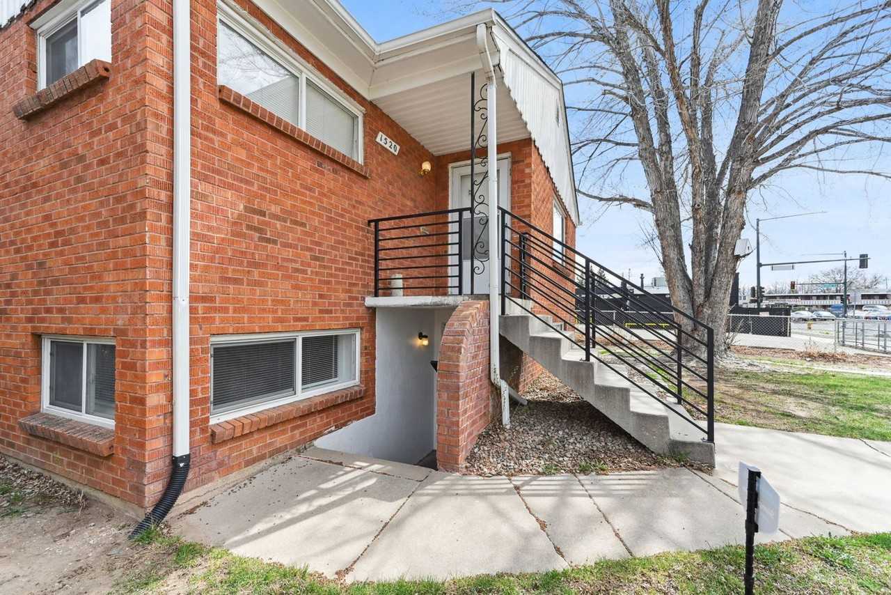 1520 Oneida St - Photo 2 of 26