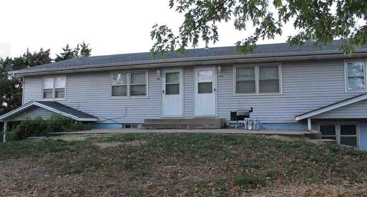 304 W Neosho St - Photo 2 of 28