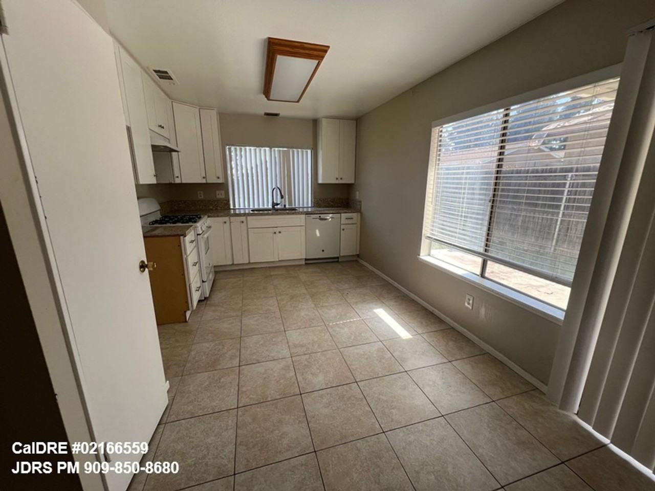 10120 Mandalay Ct - Photo 2 of 15