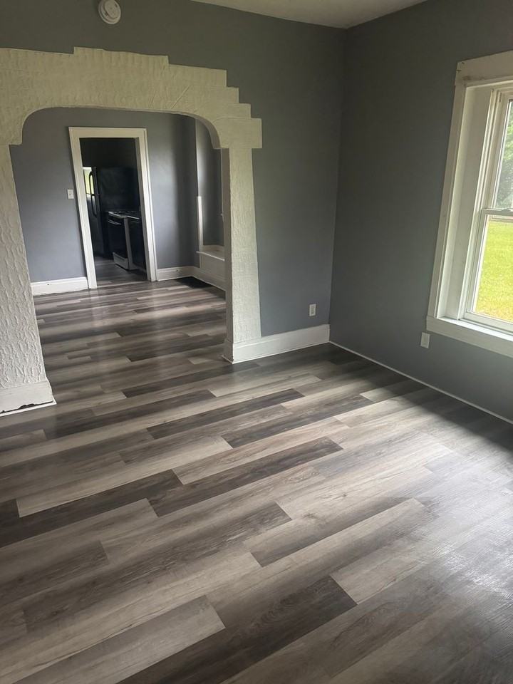 628 Birdsell St - Photo 2 of 9