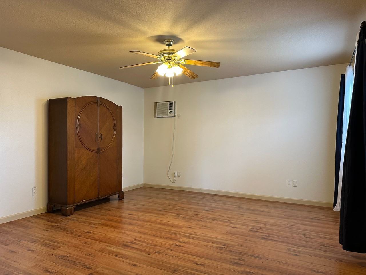 4311 62nd St - Photo 3 of 23