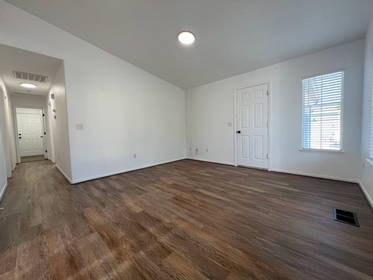 17784 Georgetown Dr - Photo 3 of 15