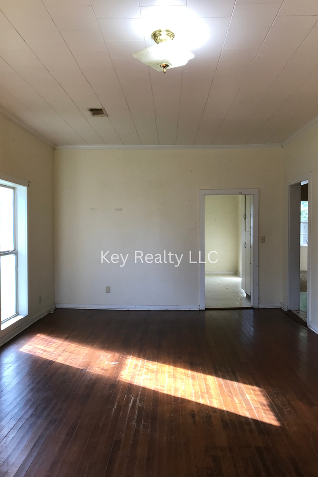 1017 South St - Photo 2 of 6