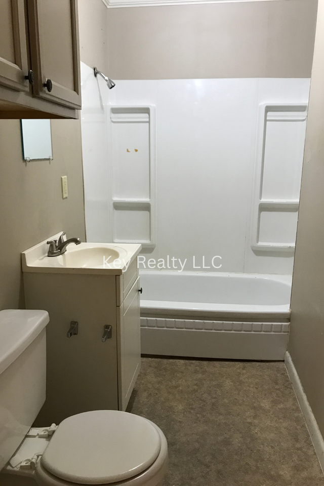 1017 South St - Photo 3 of 6