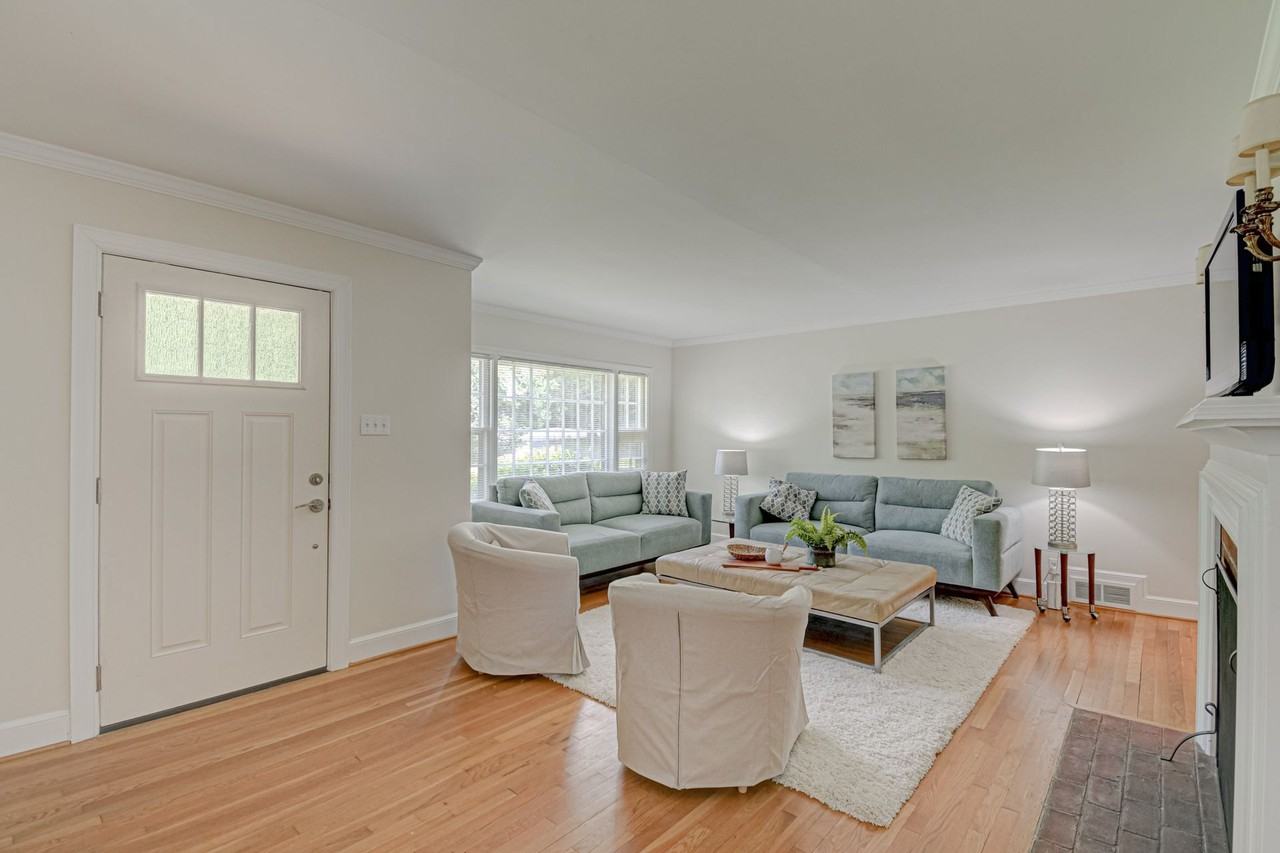 2920 Robinhood Road - Photo 3 of 37