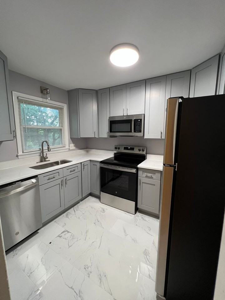 2917 Breezy Terrace - Photo 3 of 27