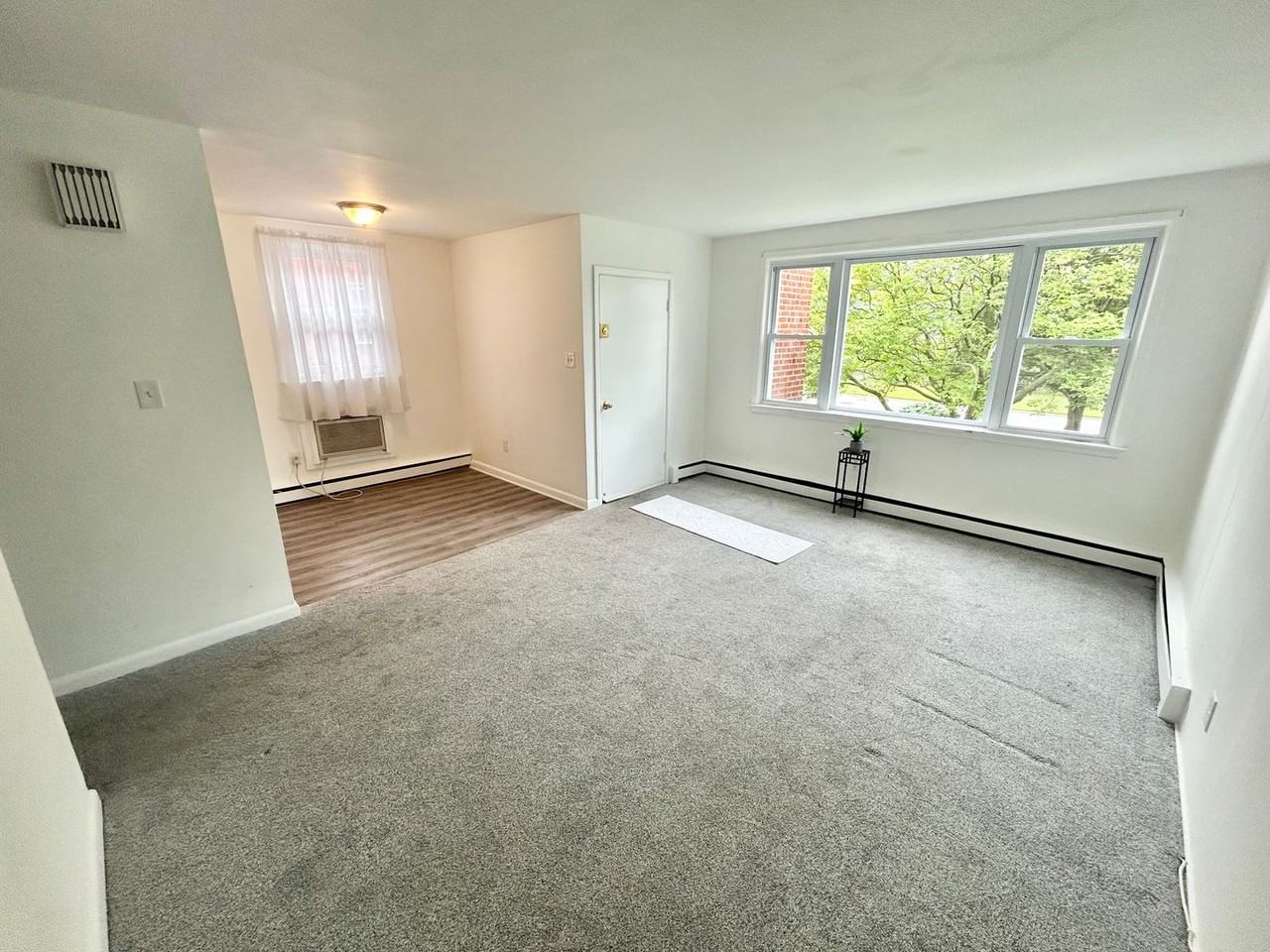 542 Maryland Ave - Photo 3 of 11