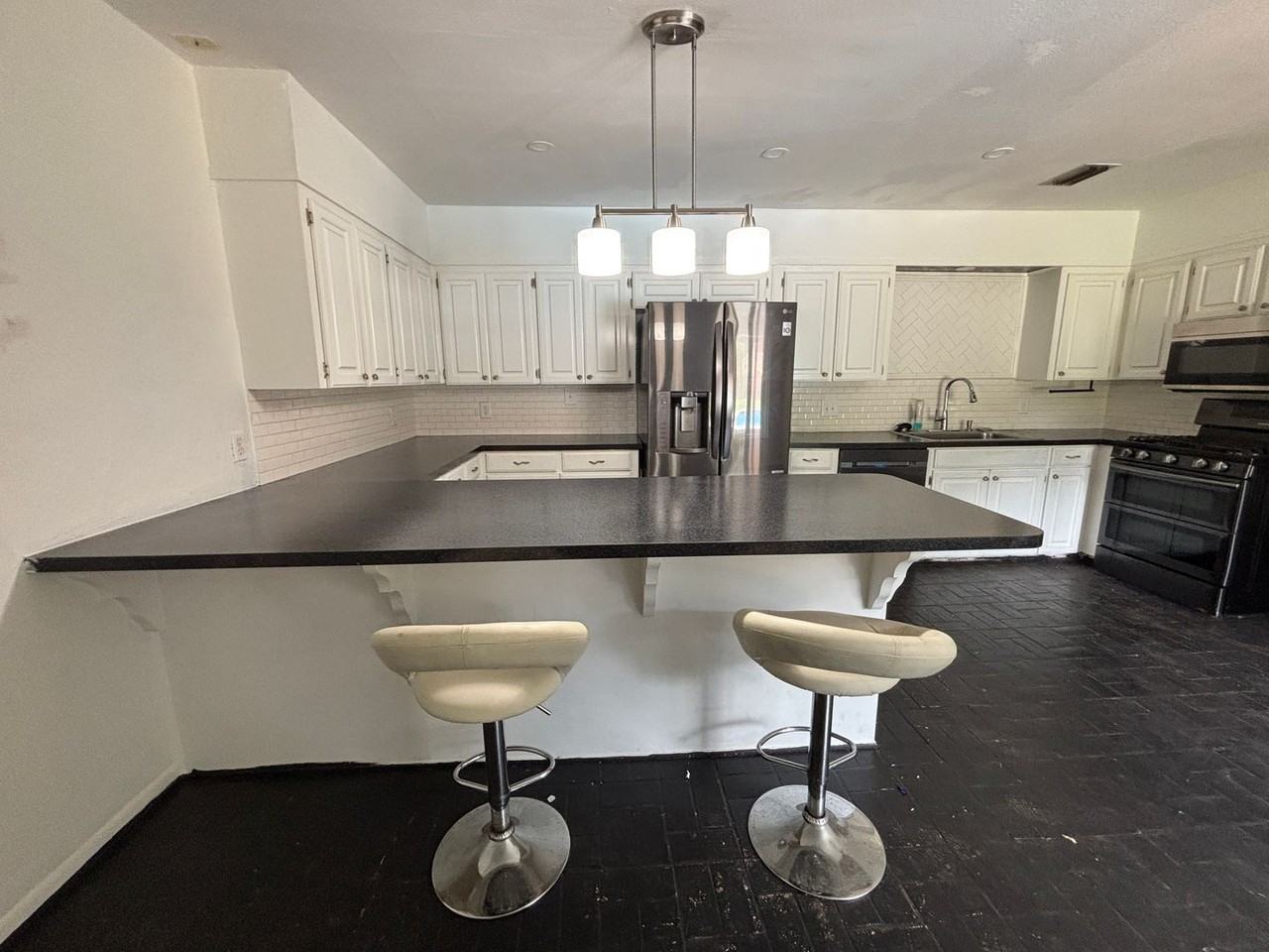 1008 Francais Dr - Photo 2 of 20
