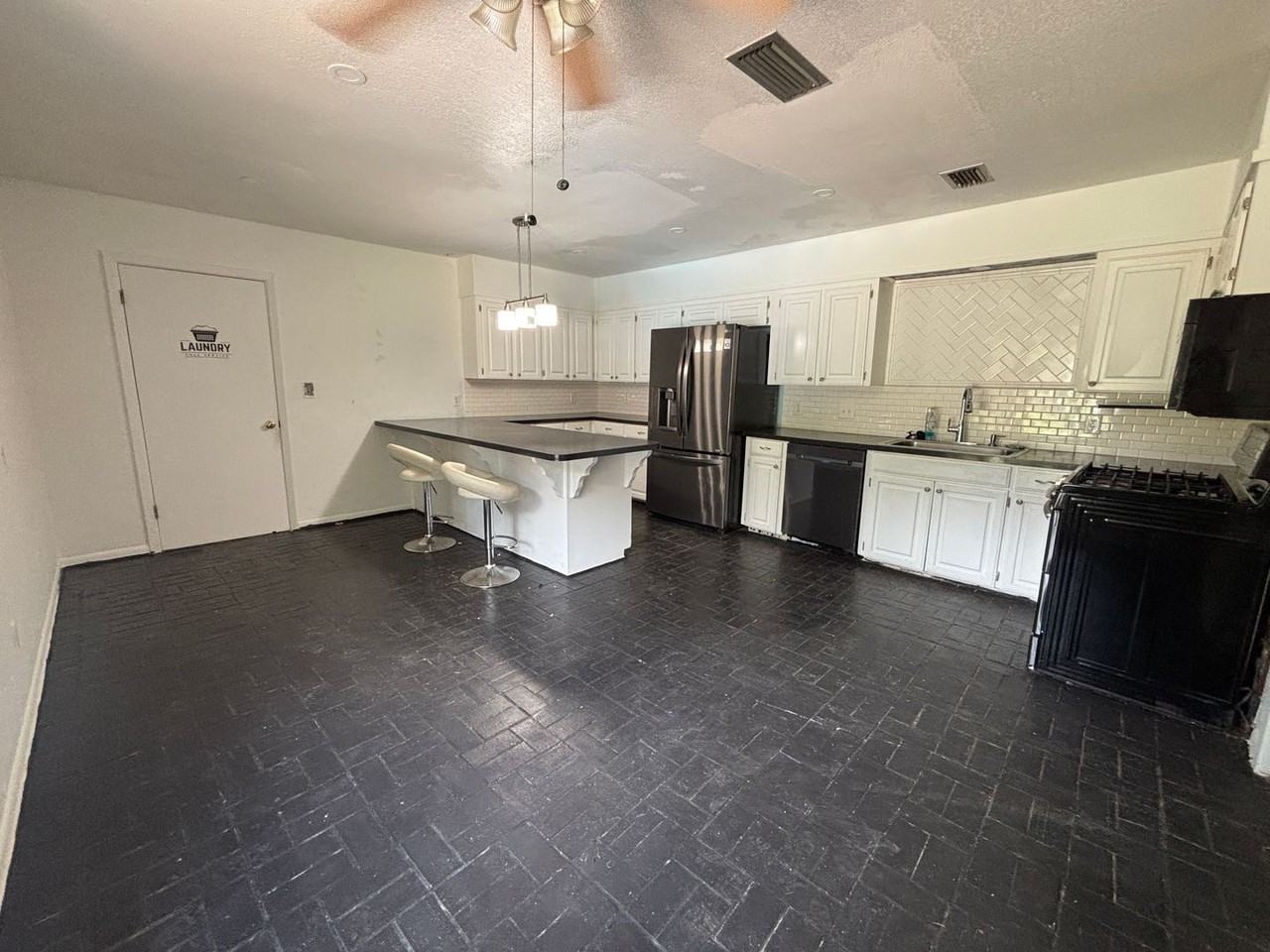 1008 Francais Dr - Photo 3 of 20