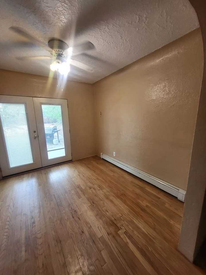 414 Carlisle Blvd Se - Photo 3 of 10