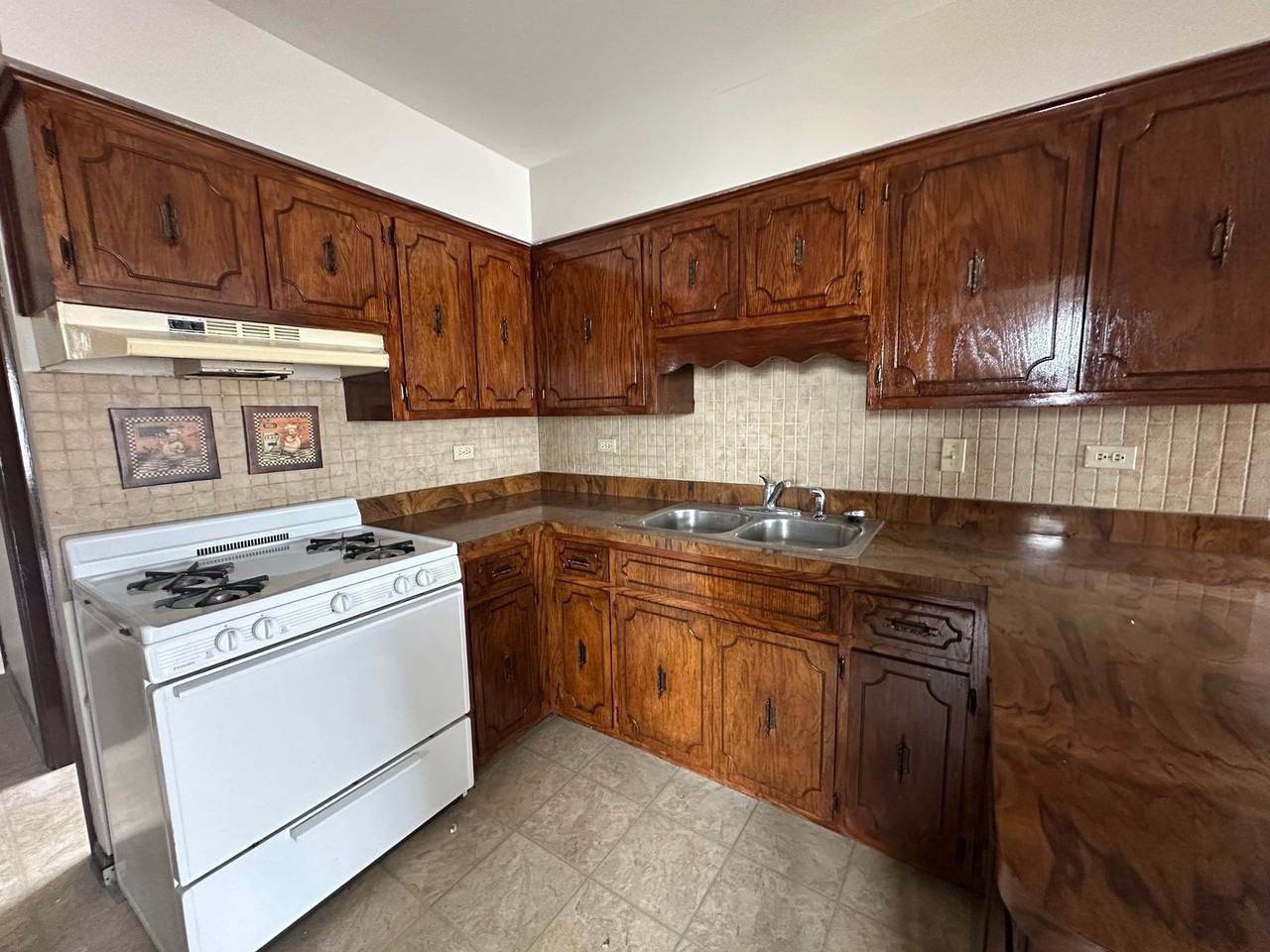 6155 S Archer Ave - Photo 5 of 35