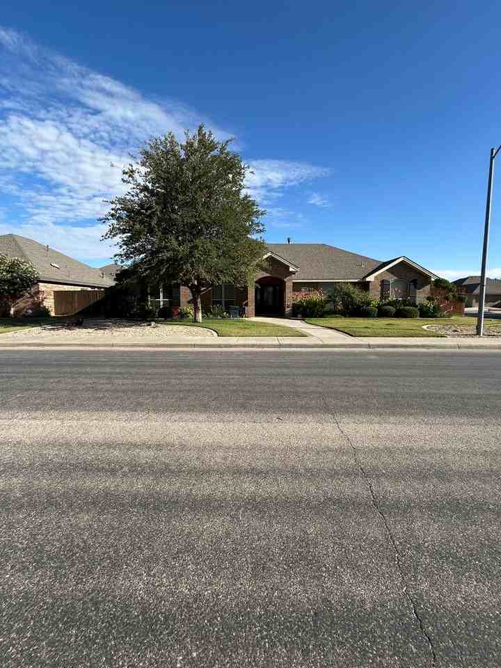 5900 Oak Creek Dr - Photo 2 of 24