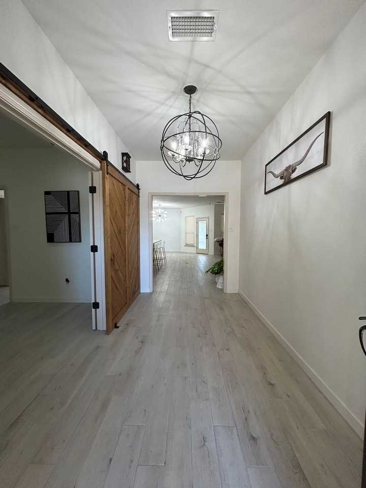 5900 Oak Creek Dr - Photo 3 of 24