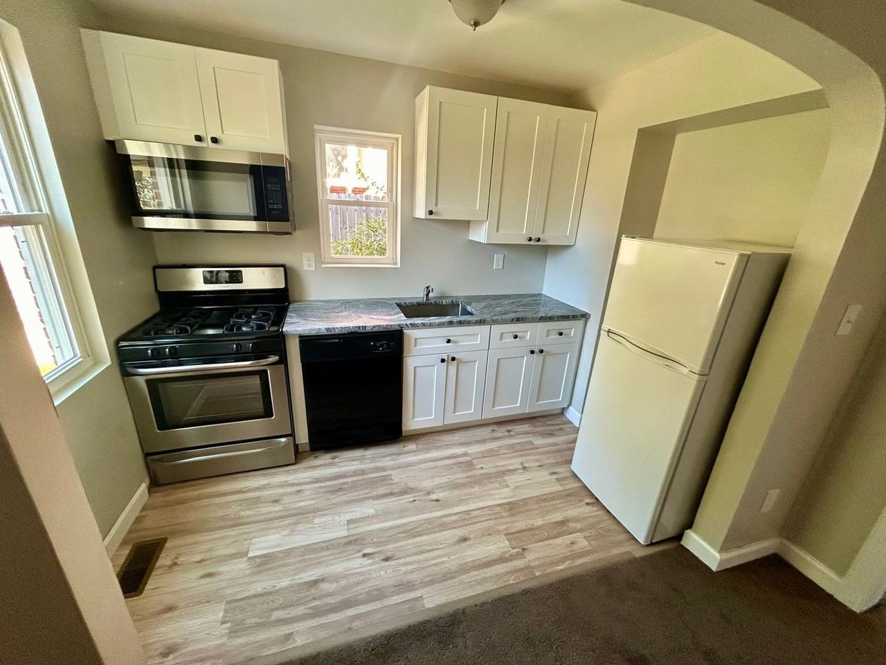 3913 Wilke Ave - Photo 3 of 15