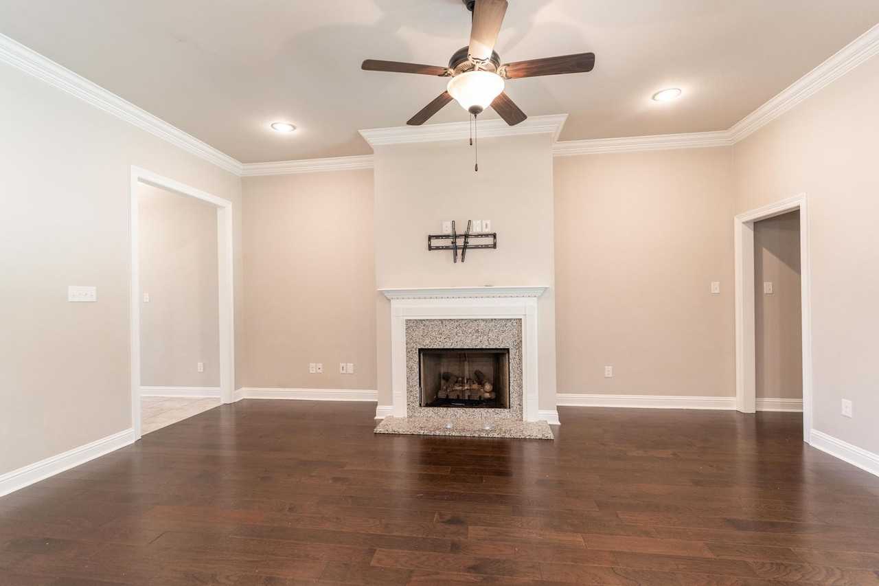 349 Coppice Pl - Photo 3 of 10