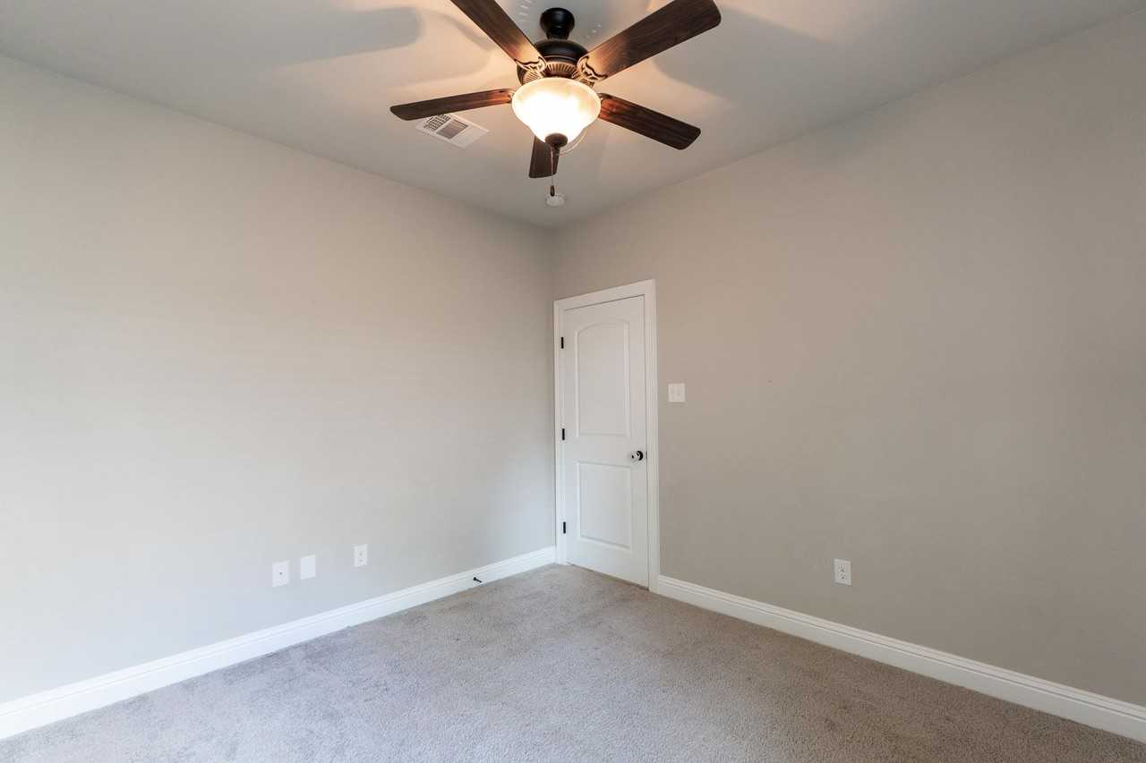 349 Coppice Pl - Photo 7 of 10