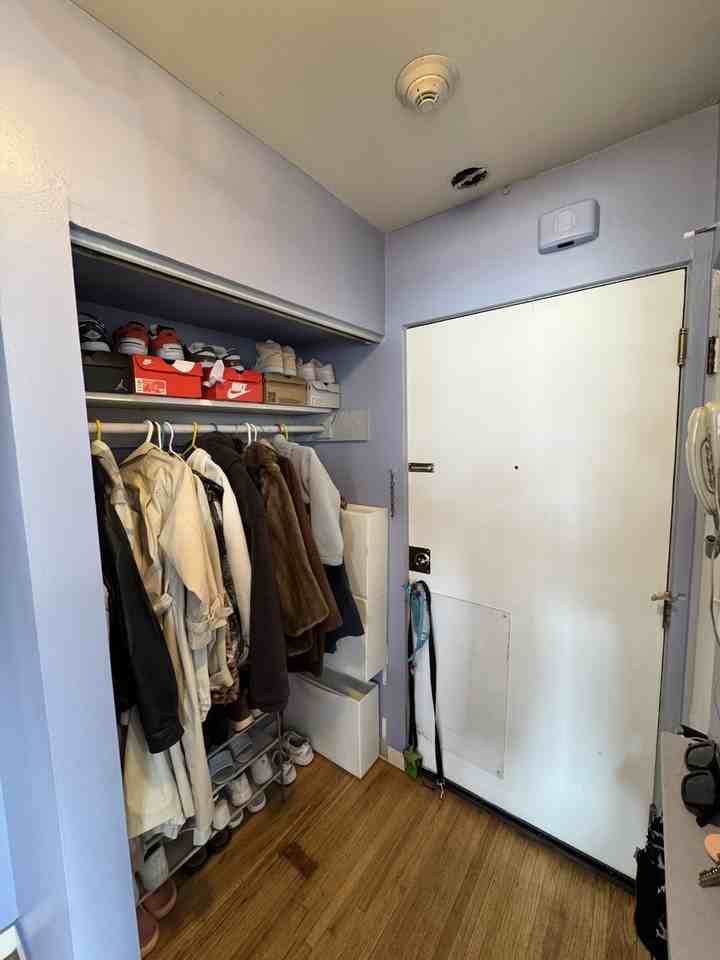 1516 Burnaby St - Photo 2 of 7