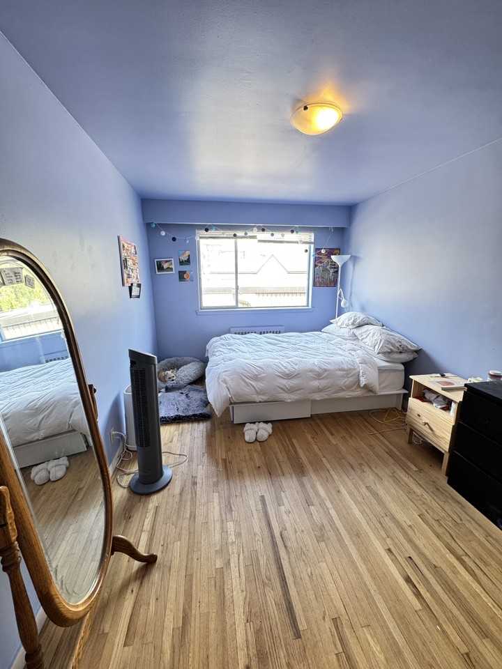 1516 Burnaby St - Photo 4 of 7