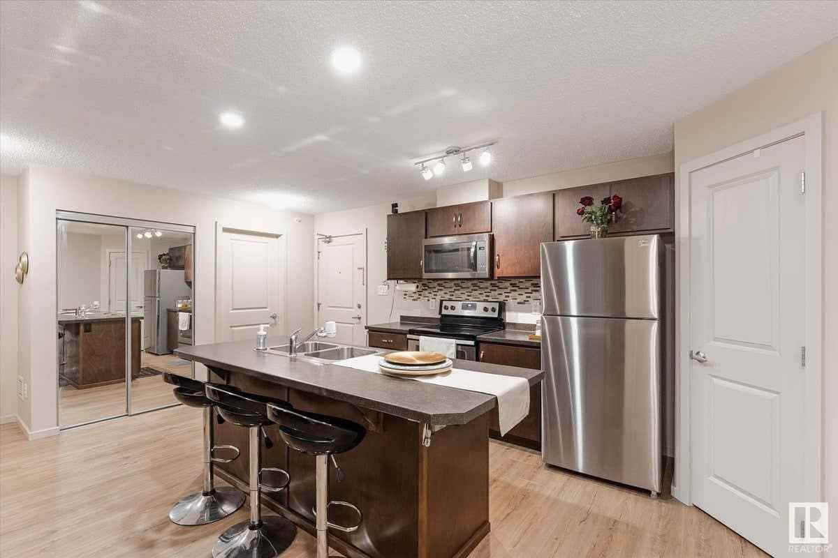 5404 7 Avenue Southwest #405 - Photo 3 of 25