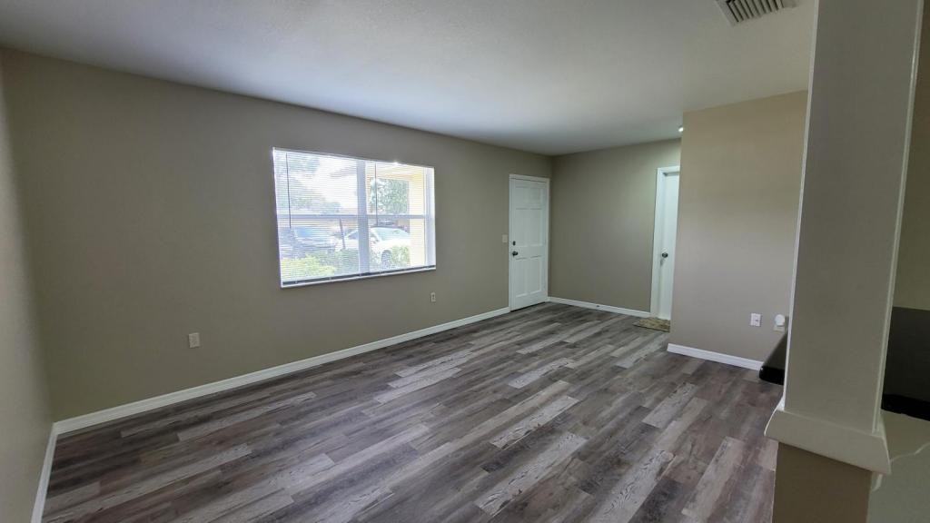 6456 Toledo Rd - Photo 2 of 20