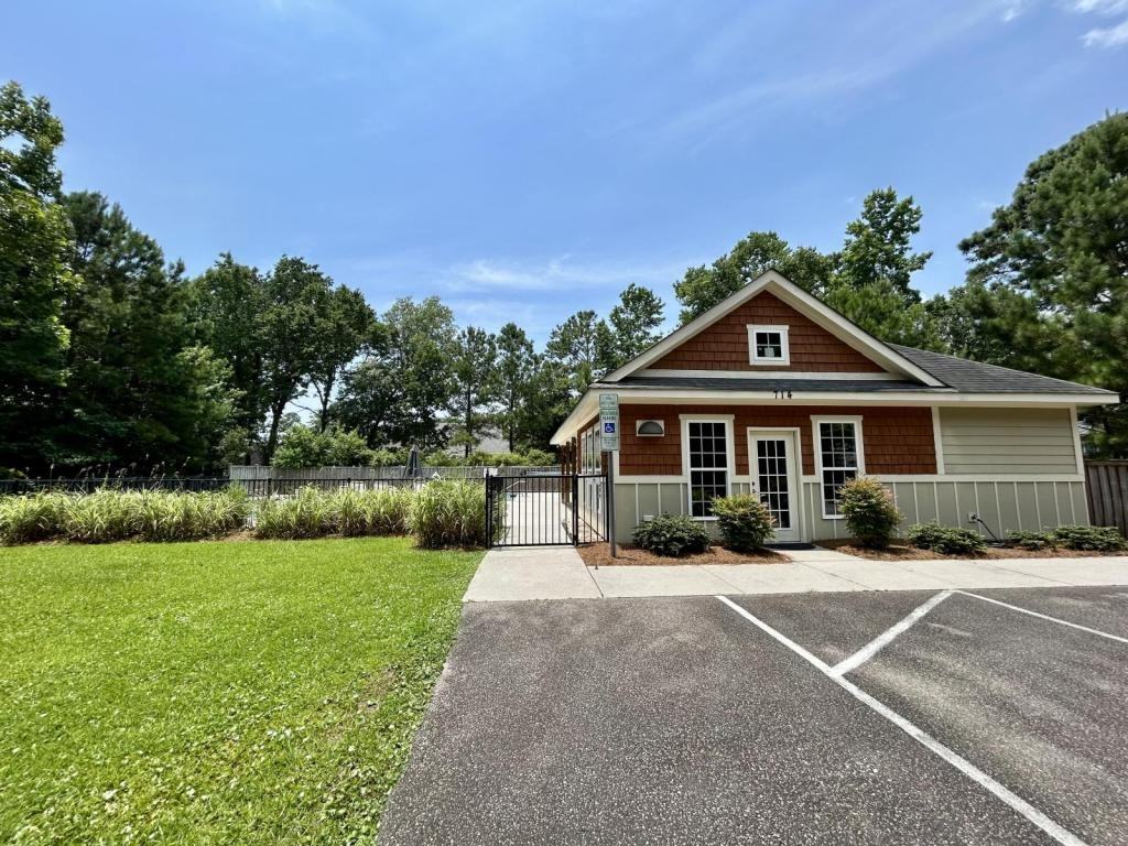 726 Quinn Dr - Photo 3 of 24