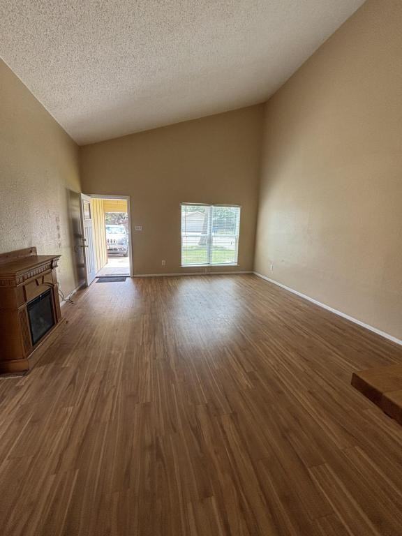 2119 Westwind Cir - Photo 3 of 14