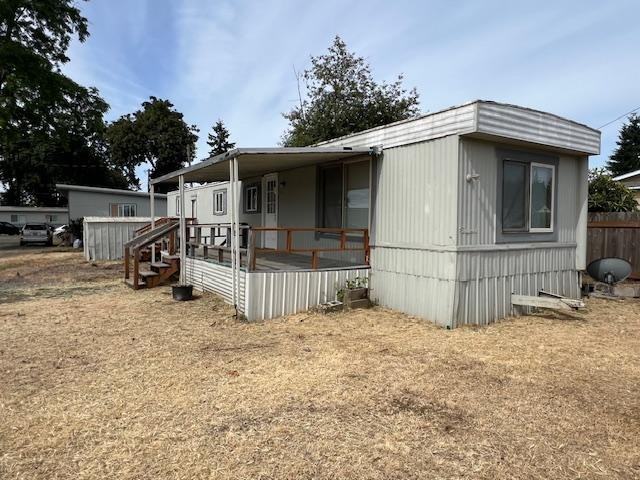 1101 Century Dr Ne - Photo 2 of 10