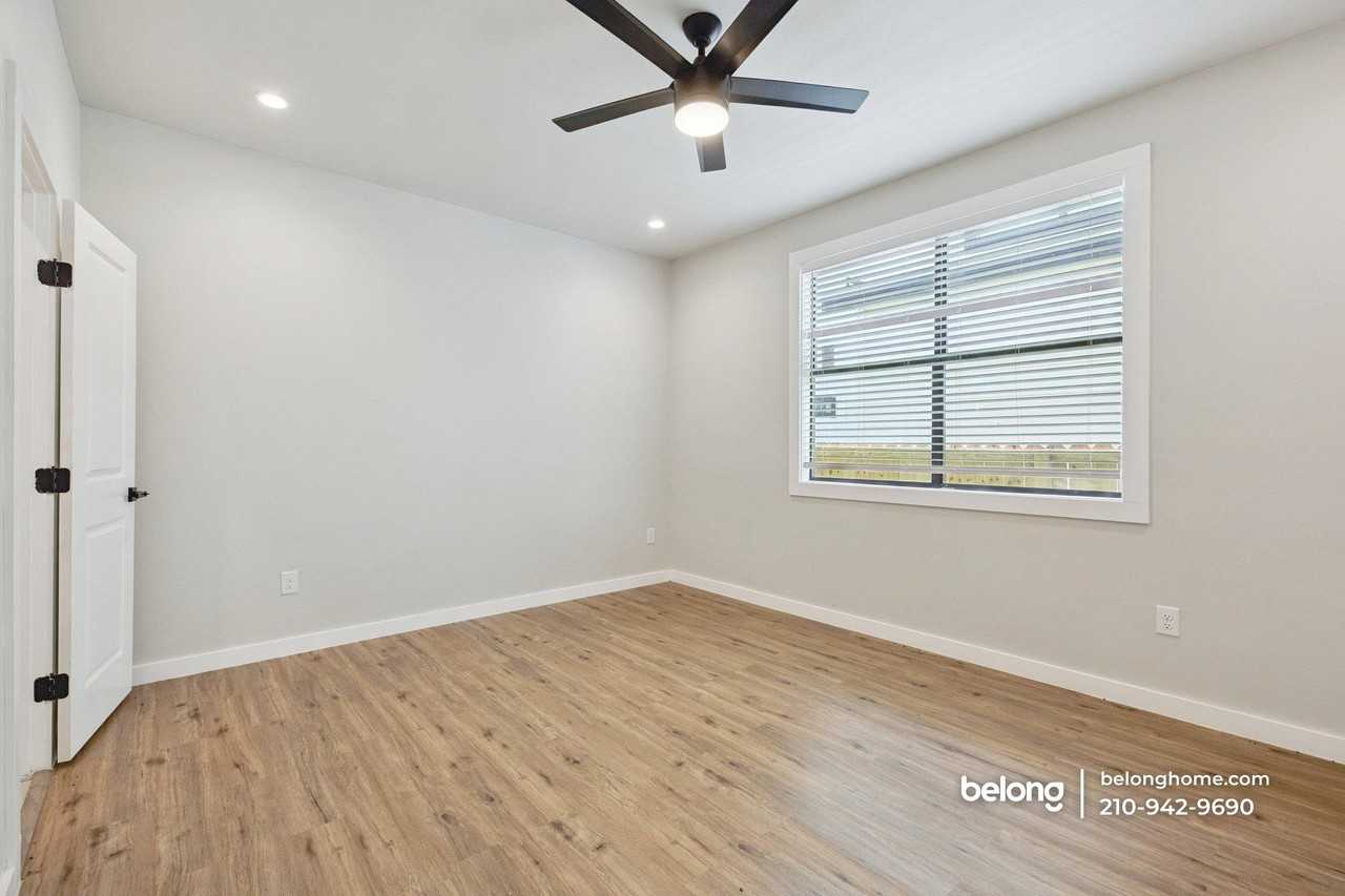 110 Gravel St - Photo 2 of 17
