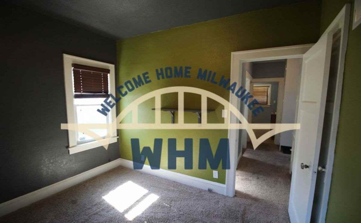 3608 N 49th St - Photo 3 of 10