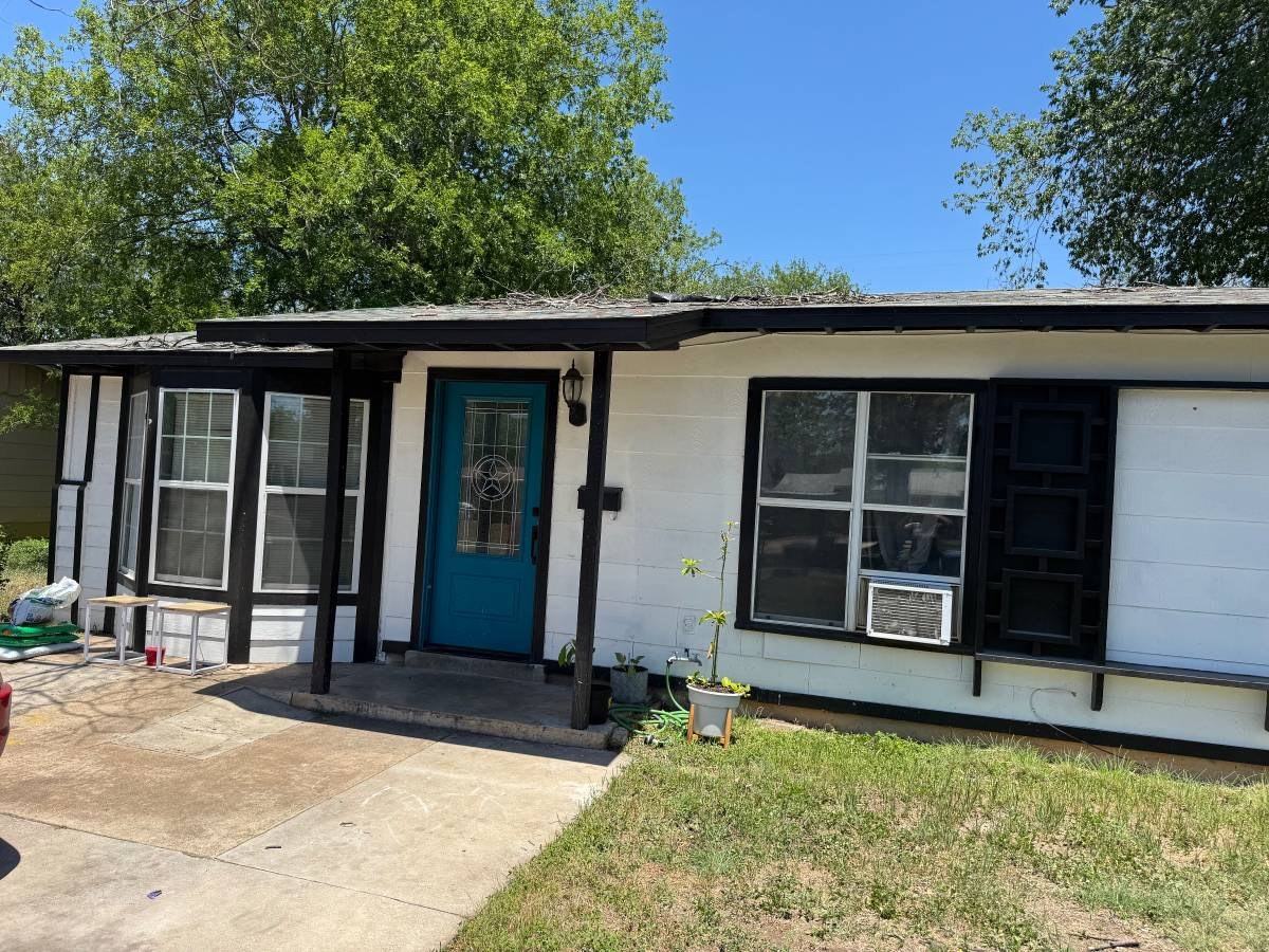 315 Readwell Dr - Photo 3 of 3