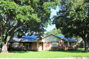 featured image of 111 Machemehl Dr