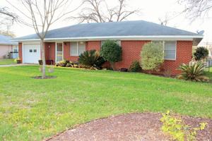 featured image of 704 Spinn St