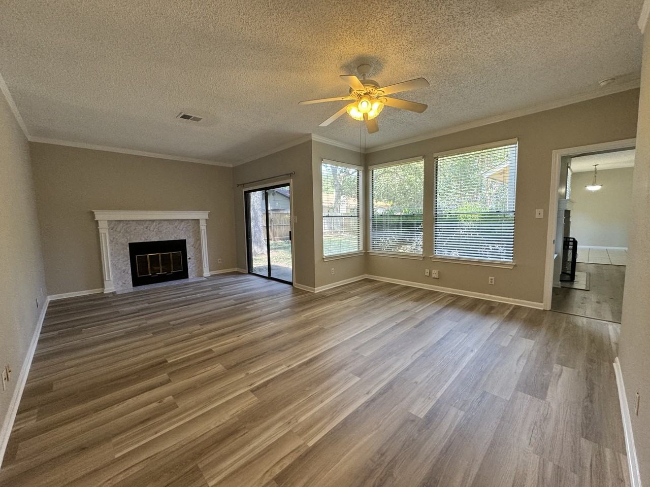 401 Ridgewood Dr - Photo 6 of 26