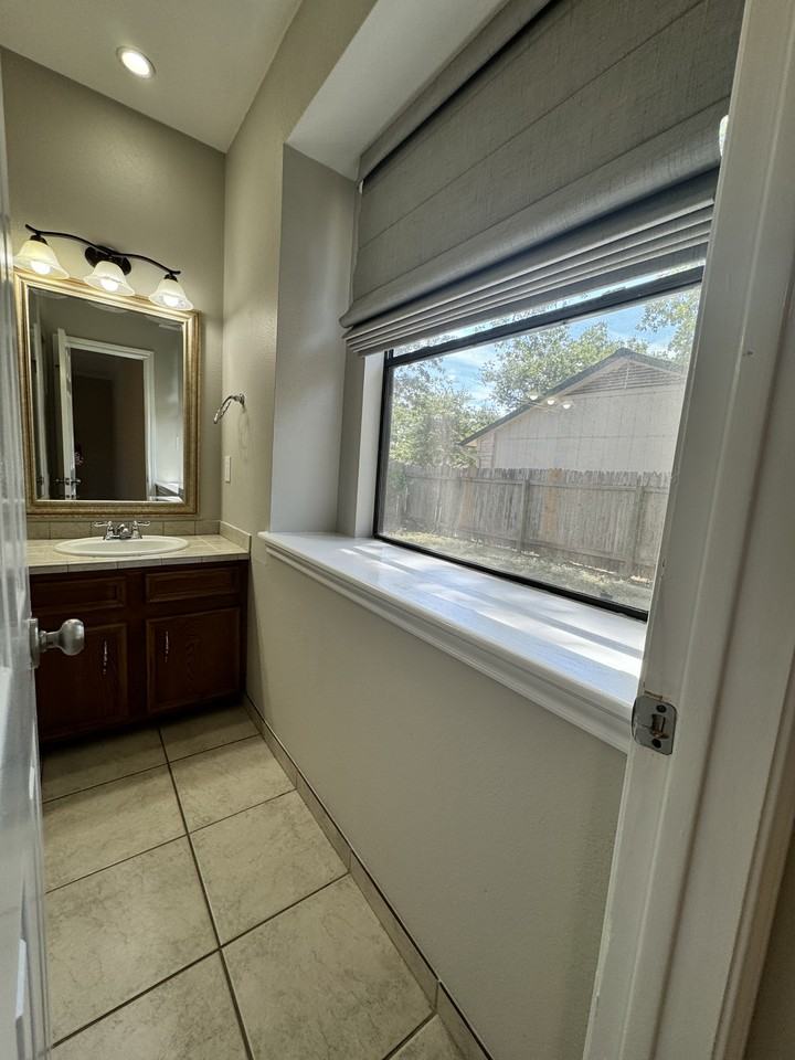 401 Ridgewood Dr - Photo 2 of 26