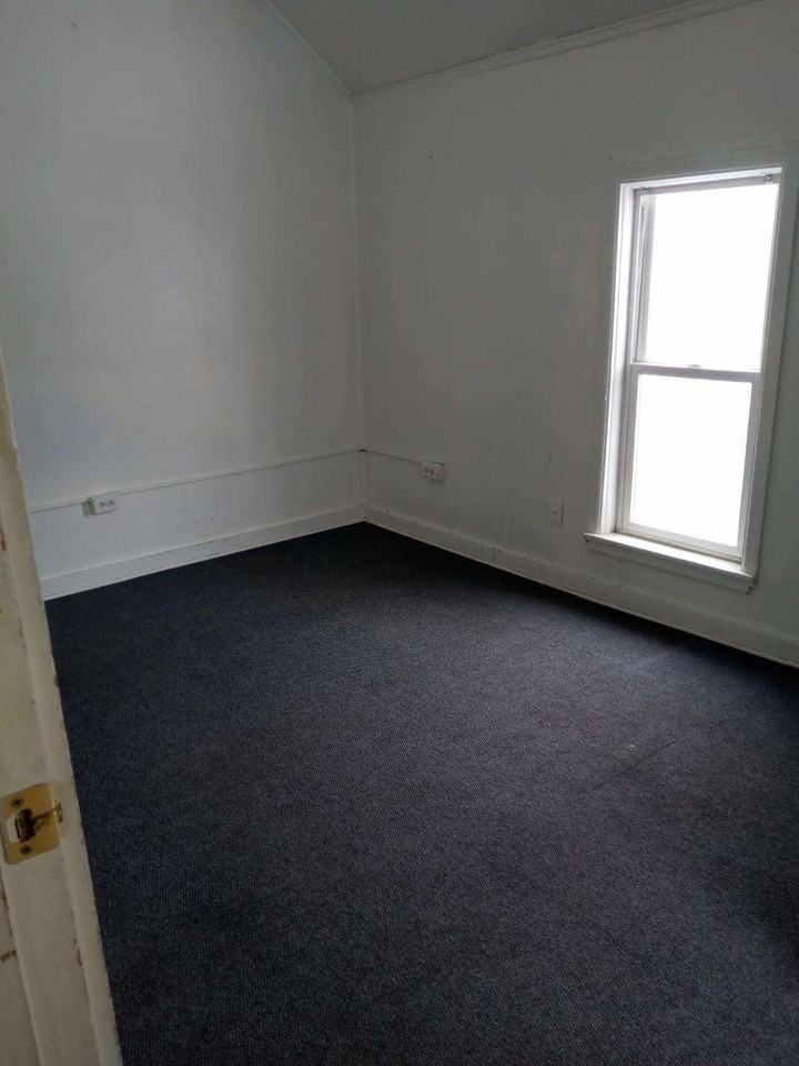 1035 N 3rd E #C - Photo 4 of 20