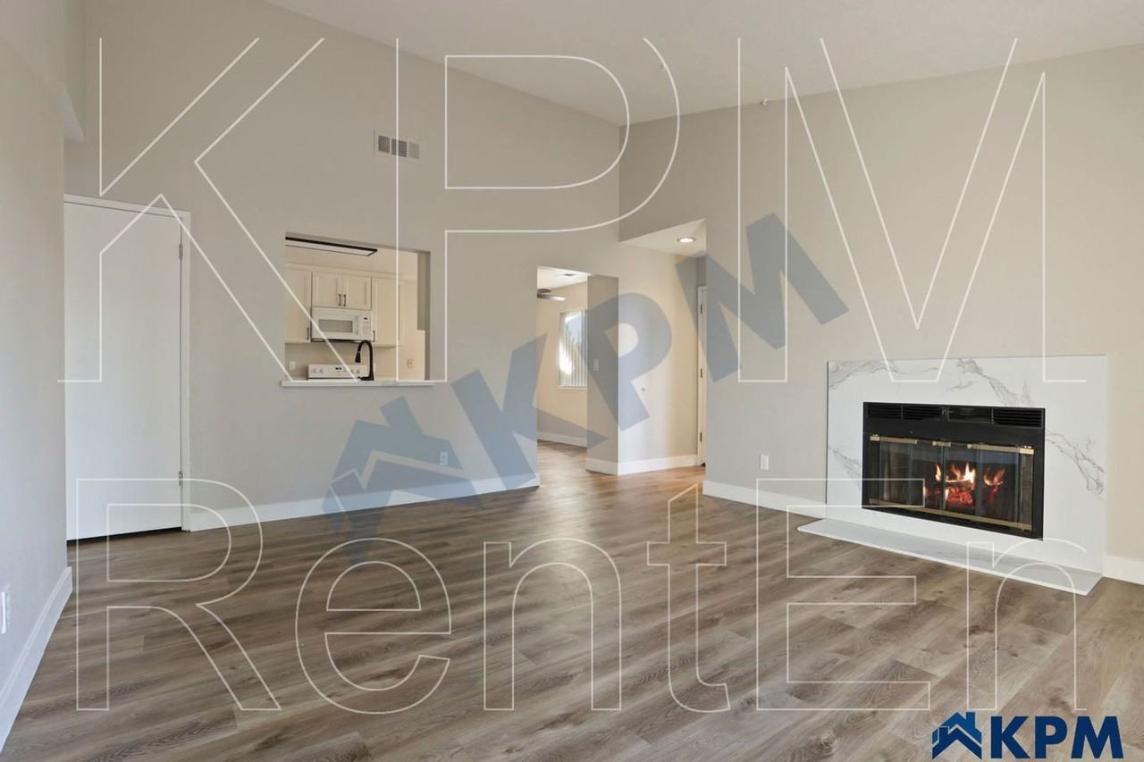 1691 W Swain Rd #26 - Photo 4 of 33