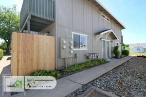 featured image of 2230 Howard St #3