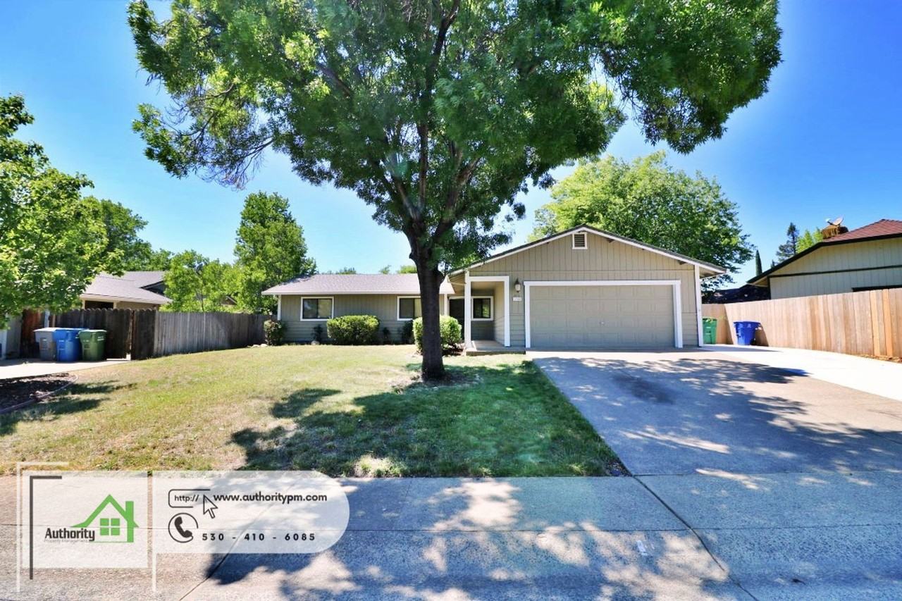 1744 Kildare Dr - Photo 3 of 20