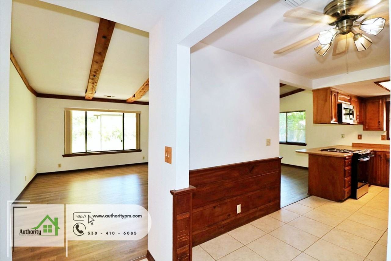 1744 Kildare Dr - Photo 4 of 20