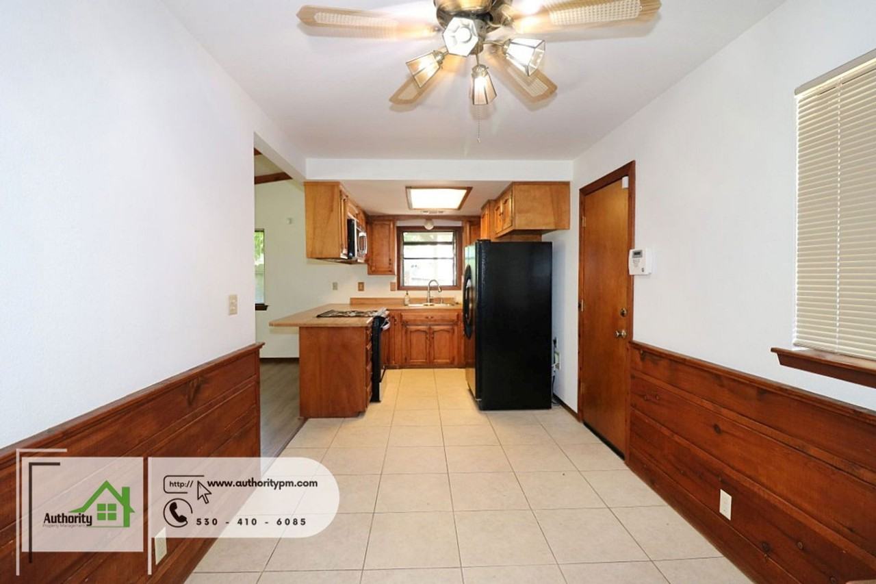 1744 Kildare Dr - Photo 5 of 20