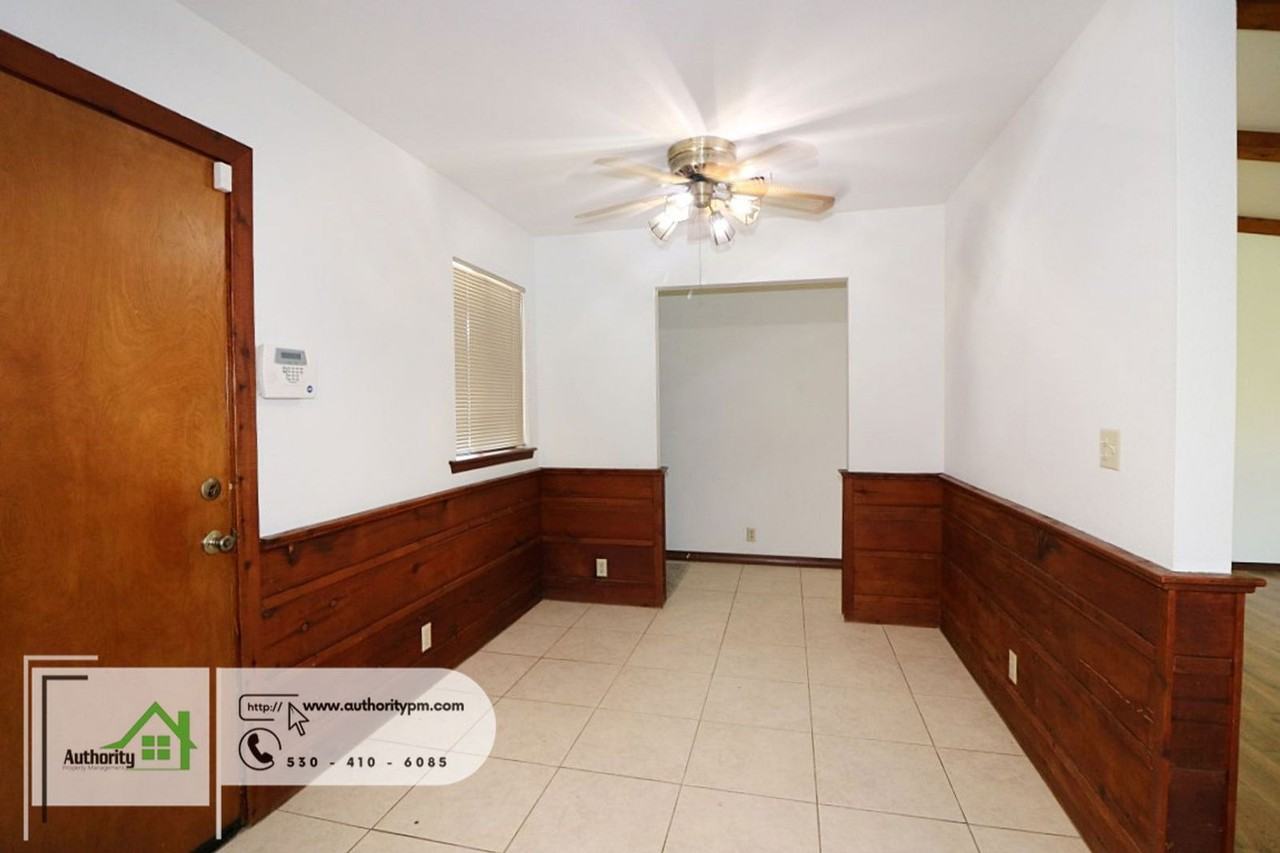 1744 Kildare Dr - Photo 7 of 20