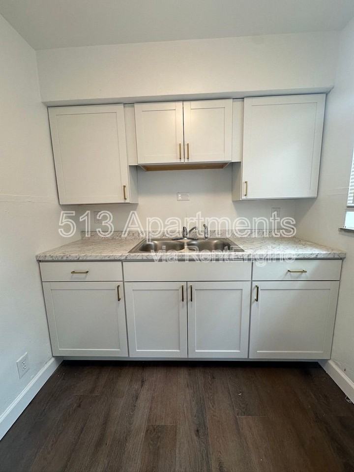 1649 Anita Pl #3 - Photo 2 of 9
